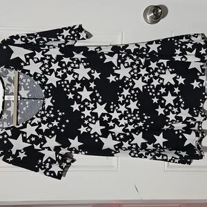 LuLaRoe Gray and White Star Pattern Top